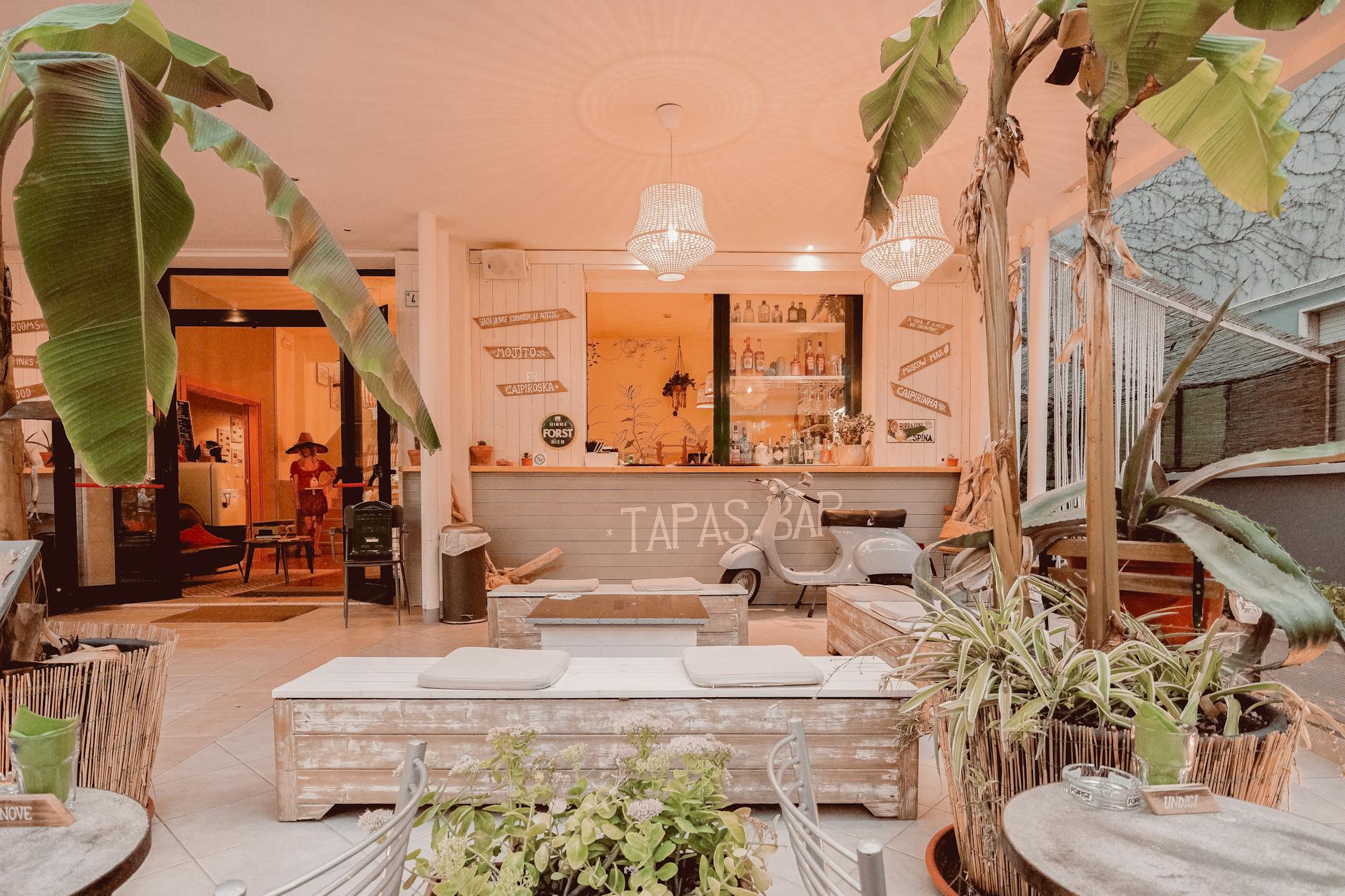 Warmer Tapas-Restaurant Innenraum